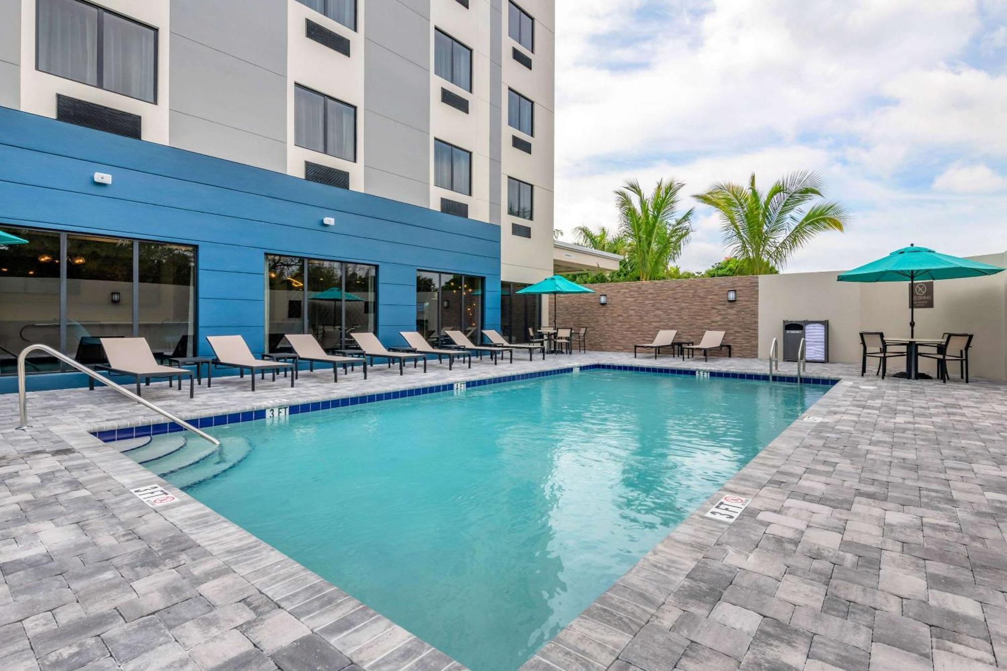 Comfort Suites Stuart-Hutchinson Island Exterior foto
