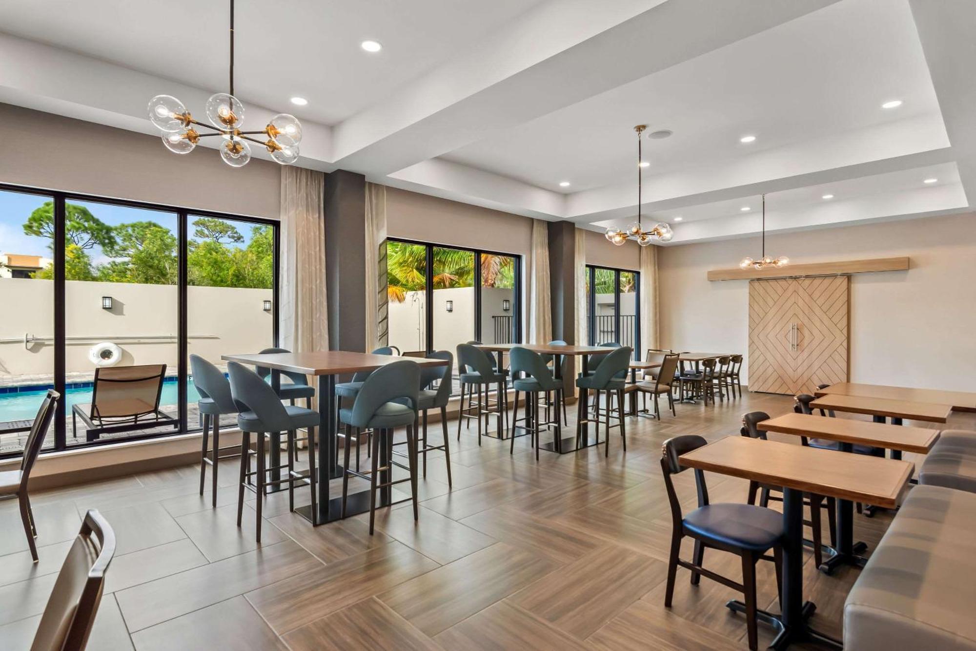 Comfort Suites Stuart-Hutchinson Island Exterior foto